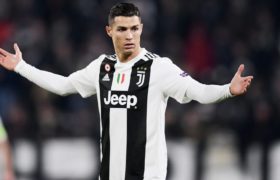 Cristian Ronaldo Diambang Gerbang Keluar Juventus