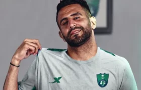 Tinggalkan Man City Riyad Mahrez Resmi Gabung ke Al Ahli