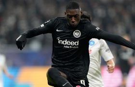 Randal Kolo Muani Resmi Gabung PSG di Musim Ini