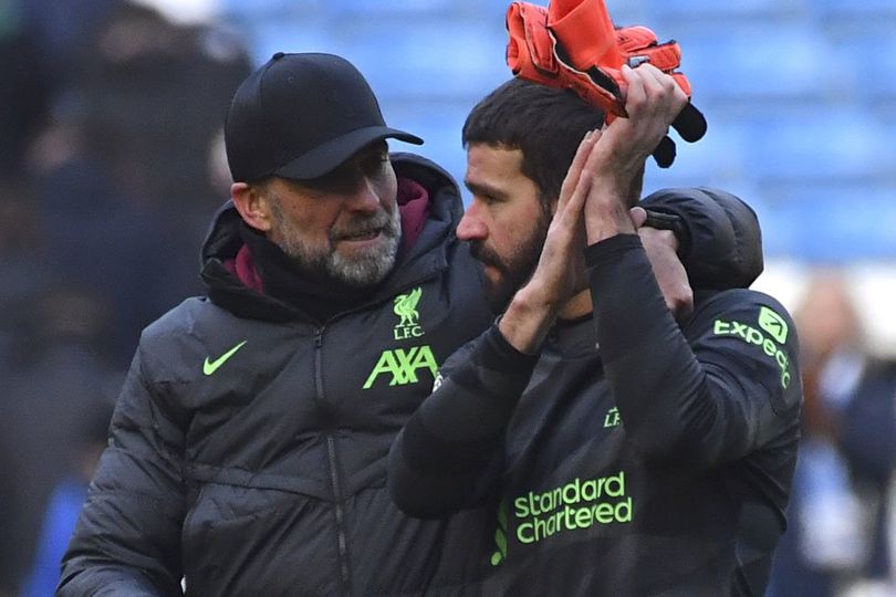 Alisson Cedera Dan Haruskan Jurgen Klopp Turunkan Kelleher