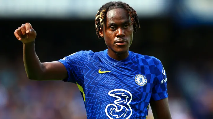 West Ham Coba Daratkan Bek Chelsea Trevoh Chalobah