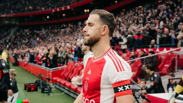 Jordan Henderson Berpotensi Cabut Dari Ajax Amsterdam