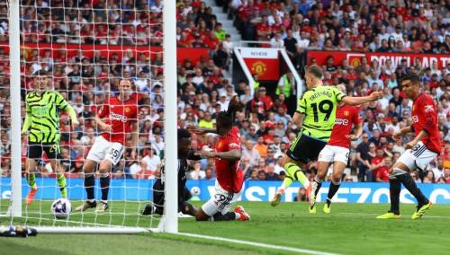 Stadion MU di Old Trafford Bocor Dan Banjir