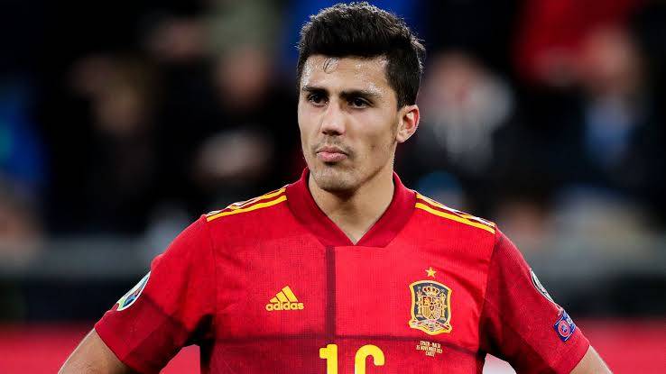 Rodri Jadi Pemain Pertama Yang Rasakan Peraturan Baru UEFA