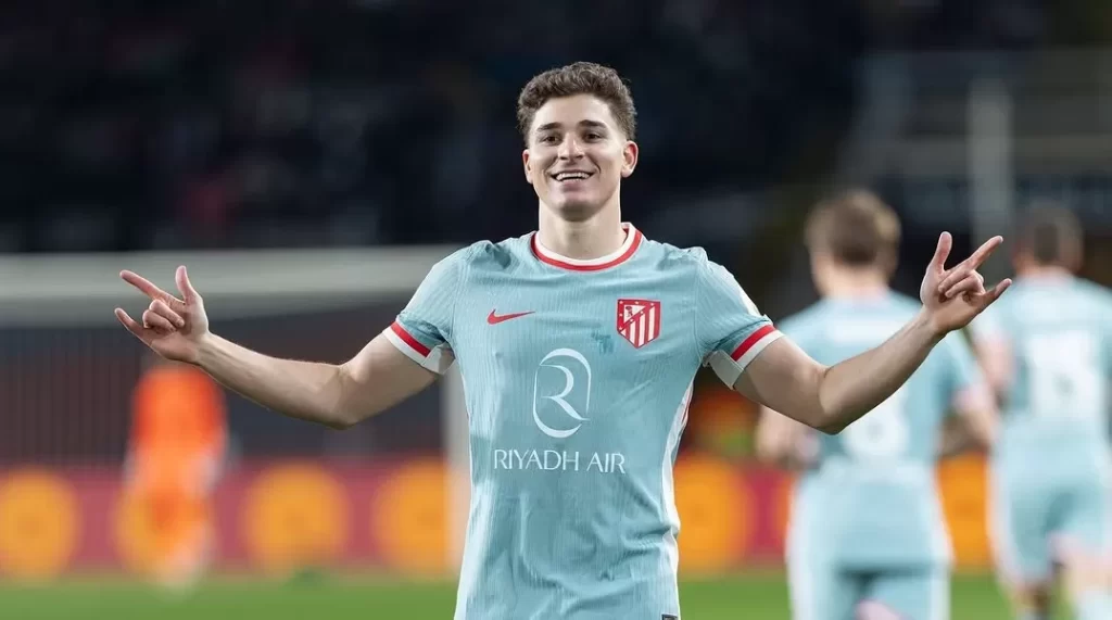 Barcelona Coba Bajak Julian Alvarez Dari Atletico Madrid