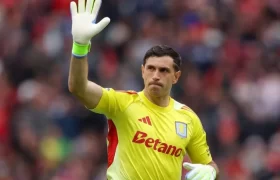 Emiliano Martinez Jadi Target Utama MU di Musim Pans Ini