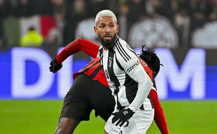 Aston Villa Tawarkan Kembali Buat Douglas Luiz Dari Juventus