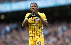 Manchester United Incar Bek Kiri Brighton Pada Musim Panas ini