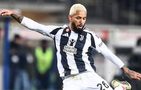 Everton Siap Amankan Jasa Douglas Luiz Dari Juventus