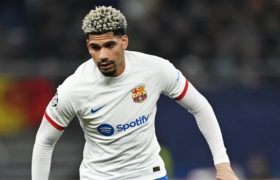 Liverpool incar Bek Barcelona Yang di Butuhkan Arne Slot