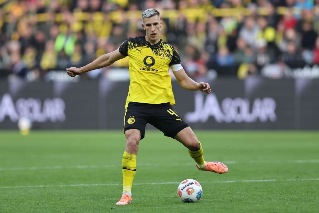 Liverpool Mundur Dari Perburuan Nico Schlotterbeck